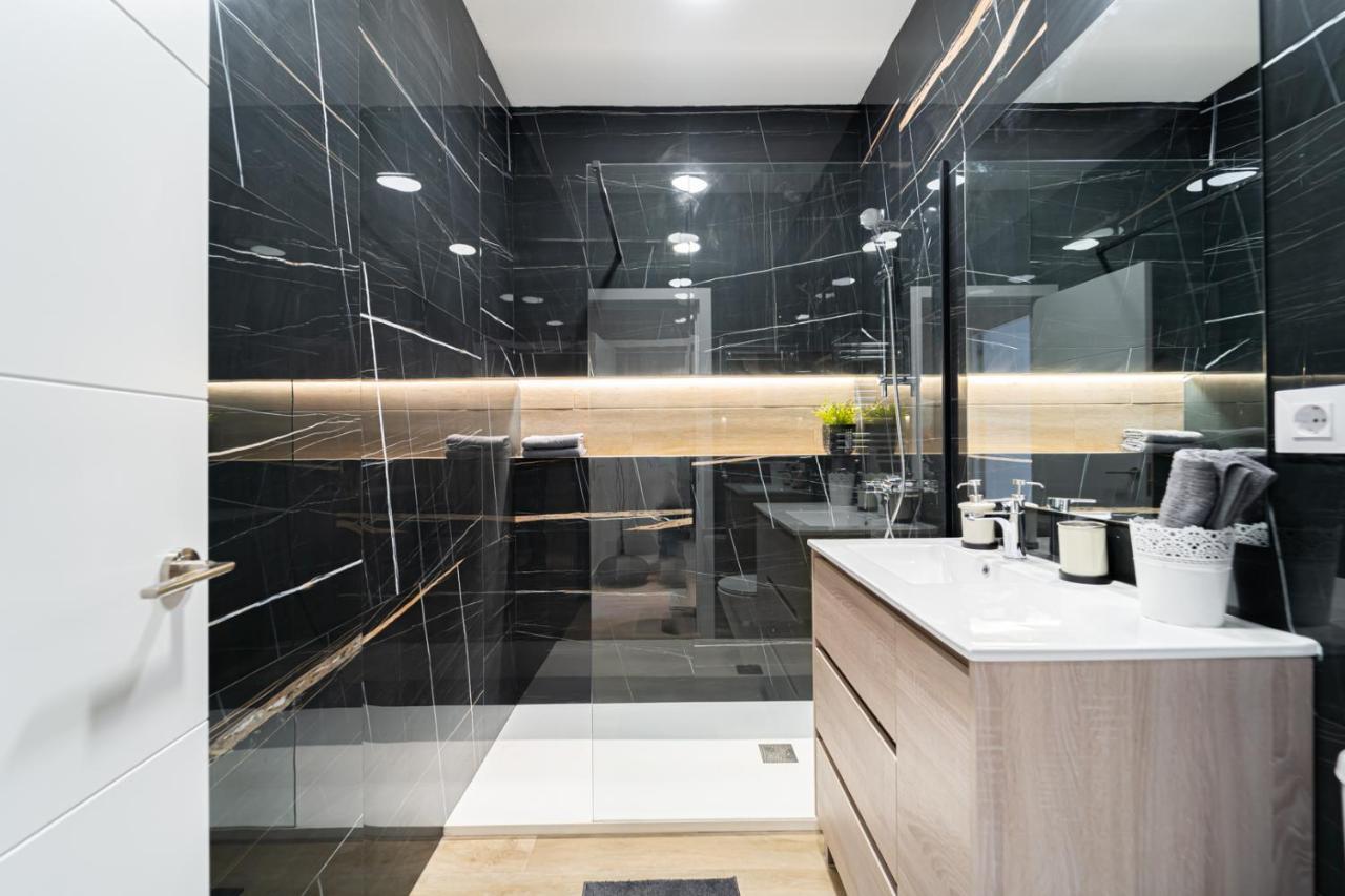 Edsam Black Apartment Madrid